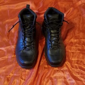 Men's Nike leather boot